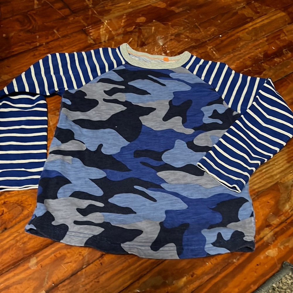 Boden Boys tshirt just like new!
